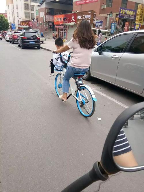 新澳门彩出码走势和坐共享单车车篮摔死与共享单车摔倒
